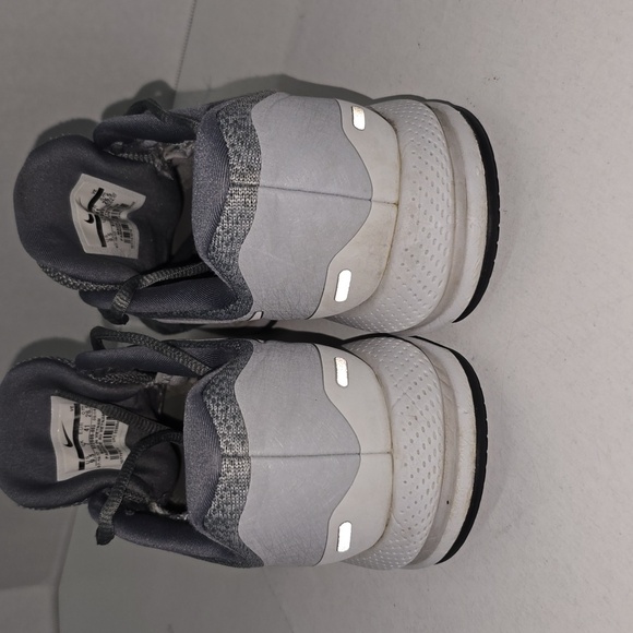 Nike Air Zoom Vomero 13 Wolf Grey Womens Size 9.5 - Picture 4 of 16